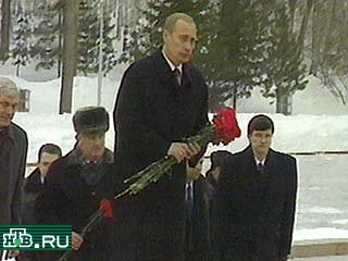 Президент Путин сегодня начал свою поездку в сибирские города Томск и Омск