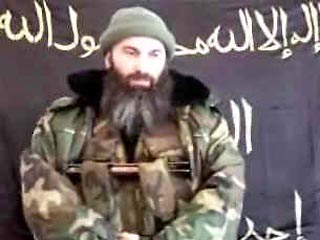 Лидер чеченских боевиков Шамиль Басаев лично опроверг сообщения о своей смерти. На сайте чеченских бовиков в ночь на вторник появилась видеозапись с обращением Басаева