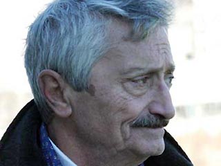 Проведя всего месяц на посту главного тренера тбилисского "Локомотива", 61-летний специалист Джемал Чимакадзе скончался от сердечного приступа в поезде, который следовал из Батуми в Тбилиси, сообщает uefa.com