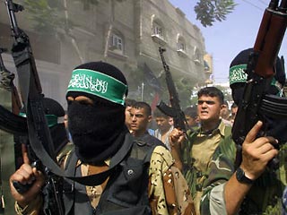 Представитель движения исламского сопротивления "Хамас" заявил журналистам, что "объявление отражает только позицию палестинских властей, а не согласие палестинских группировок"