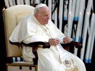 Глава Римско-католической церкви Папа Иоанн Павел II в четверг вечером покинул римскую клинику "Джемелли", где находился на излечении с 1 февраля, и вернулся в свою резиденцию в Ватикане