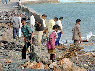 На юге Андаманских островов найдена 18-летняя девушка, сумевшая выжить в одиночку течение 45 дней после страшного цунами, поразившего Юго-Восточную Азию 26 декабря 2004 года