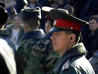 9 февраля в Кишиневе подразделениями Министерства внутренних дел республики были незаконно задержаны несколько граждан РФ, прибывших с целью получения аккредитации международных наблюдателей на выборах в Парламент республики 6 марта 2005 года