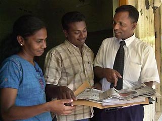 Проведенный генетический тест позволил установить родителей трехмесячного ребенка из Шри-Ланки, на которого претендовали девять семейных пар. Ожидается, что мальчик будет передан родителям в среду прямо в зале суда города Калмунаи