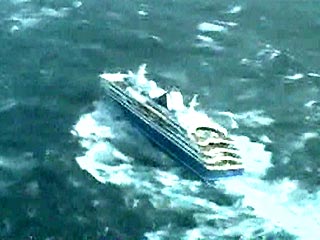 Теплоход Gran Voyager, накануне подавший сигнал бедствия в Средиземном море, во вторник утром благополучно прибыл в порт Кальяри на итальянском острове Сардиния