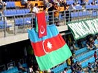 Футбольный матч чемпионата Азербайджана закончился массовой дракой