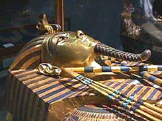Украденный из гробницы Тутанхамона "проклятый" амулет возвращается в Египет