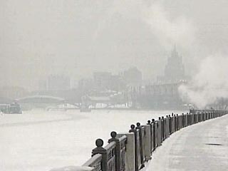 Морозная погода с небольшими снегопадами сохранится в столице до конца недели, сообщили в понедельник в Гидрометеобюро Москвы и Московской области