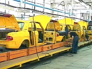 Россия в январе 2005 года резко сократила выпуск автомобилей. По данным "АСМ-Холдинга", анализирующего деятельность автопрома России и СНГ, по сравнению с январем 2004 года производство сократилось на 20,2%. Было собрано всего 76738 единиц