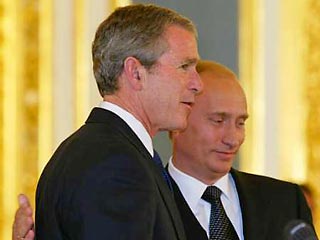 Спустя почти четыре года после того, как президенты Джордж Буш и Владимир Путин установили теплые личные связи, отношения между Москвой и Вашингтоном снова охладились, и сейчас им предстоит крупное испытание
