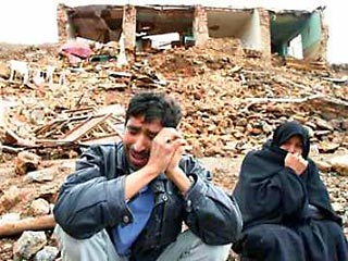 Количество погибших при землетрясении в Иране достигло 790 человек