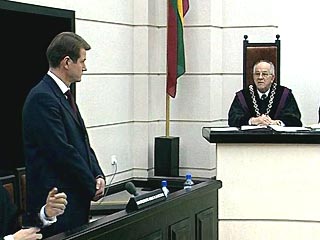 Апелляционный суд Литвы признал экс-президента Литвы Роландаса Паксаса виновным в разглашении государственной тайны спонсору его предвыборной кампании Юрию Борисову, но освободил его от ответственности