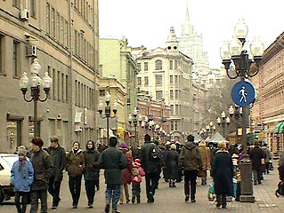 Юрий Лужков предлагает сделать подогрев тротуара на Старом Арбате