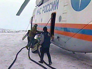 Оперативная группа МЧС России отправилась в субботу в Корякский автономный округ для оценки ситуации с обеспечением энергоносителями замерзающих поселков и доставки топлива вертолетами