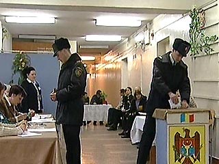  Парламентские выборы в Молдавии  начались в воскресенье без нарушений, заявил председатель ЦИК Молдавии Петр Райлян