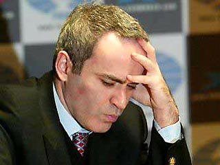 Гарри Каспаров укрепил лидерство на супертурнире в Линаресе
