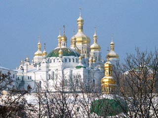 Синод УПЦ МП призвал Ющенко не форсировать создание единой Православной церкви. На фото Киево-Печерская лавра