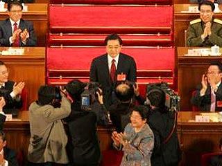 В Китае завершен процесс передачи власти "четвертому поколению" руководства страны. Формально точку в этом процессе сегодня поставили депутаты проходящей в Пекине сессии Всекитайского собрания народных представителей (ВСНП)