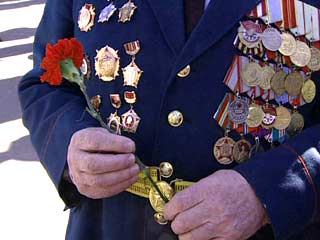Более половины россиян считают, что ветераны войны уважаемы обществом