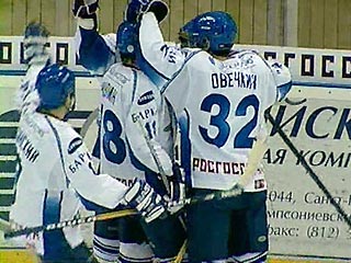 Регулярный чемпионат выиграло московское Динамо