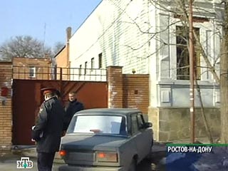 По факту нападения на квартиру бывшего полпреда президента в Южном федеральном округе Виктора Казанцева, во время которого был убит охранник, возбуждено уголовное дело