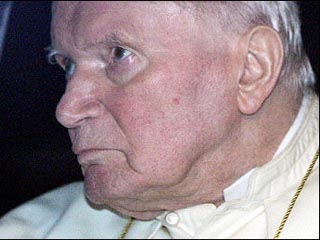 Некоторые врачи были за то, чтобы продолжить пребывание Папы Римского в больнице, но Иоанн Павел II очень хотел побыстрее вернуться в Ватикан