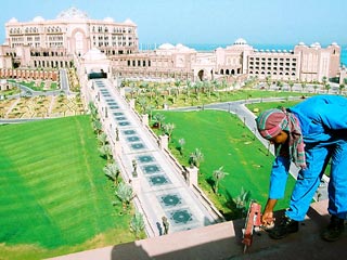 В Арабских Эмиратах построен самый дорогой в мире отель с номерами стоимостью до 13 тыс. долларов