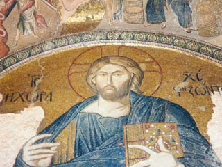 Эксперты потрясены, что фрагменты мозаик, изображающих Иисуса Христа, Богородицу и святых, хранятся незащищенными в коробках