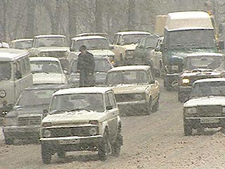 В Москве снегопад осложнил обстановку на дорогах