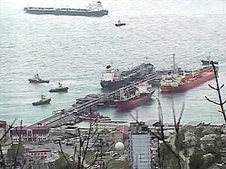 Грузинские пограничники задержали в Батуми российский танкер