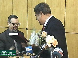 Аман Тулеев отказался от использования бюджетных средств во время предвыборной кампании