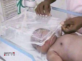 В Лондоне в государственной больнице Ипсвича новорожденный младенец умер от внутрибольничной инфекции - метициллин-устойчивого золотистого стафилококка (MRSA). Люк Дэй и умер в больнице, прожив всего 36 часов после рождения