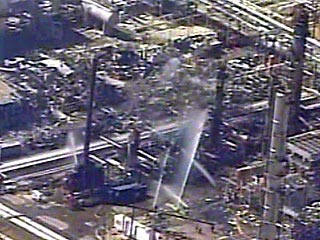 Менеджер нефтеперерабатывающего завода компании British Petroleum (ВР) в Техас-сити Дон Парус подтвердил, что, по предварительным данным, в результате мощного взрыва на заводе погибли по меньшей мере 14 человек