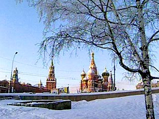 Столбик термометра днем в столичном регионе наконец "перешагнет" через нулевую отметку. Как рассказали в Росгидромете, днем воздух в Москве прогреется до нуля - плюс 2 градусов, по области - до минус 3 - плюс 2