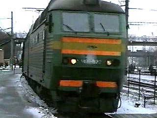 В Карелии подростки остановили поезд, положив на рельсы снежную бабу