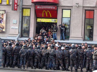 Участники митинга в Минске приговорены к административному аресту