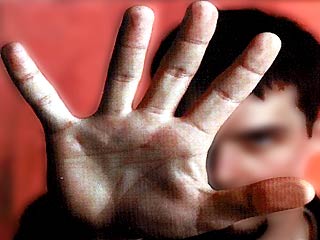 Агрессивных мужчин можно вычислить по длине их пальцев на руках, утверждают канадские ученые из Университета Альберты