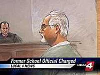 В США арестован и доставлен в среду в федеральный суд в Детройте (штат Мичиган) бывший чиновник системы школьного образования 43-летних Кифах Джайоуси