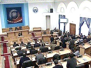 Для переговоров с Акаевым парламент Киргизии сформировал делегатскую группу