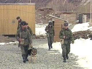 В Читинской области двое пограничников с оружием сбежали из части