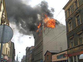 В Риге мужчина взорвал дом, пытаясь сохранить квартиру
