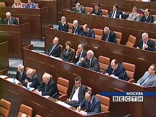 Совет Федерации в среду на заседании одобрил предложенную президентом РФ кандидатуру Владимира Устинова на пост генпрокурора РФ