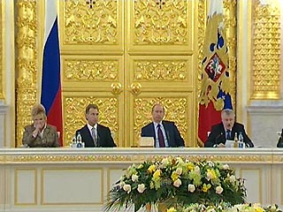 Президент России Владимир Путин признал, что в обществе есть недоверие к власти. Об этом он сказал в среду, выступая на на заседании Совета законодателей