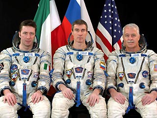Госкомиссия утвердила состав 11 экспедиции на МКС: полетят русский, европеец и американец