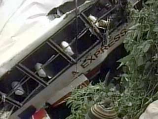 В Тегеране школьный автобус упал в ущелье: двое погибших, 20 раненых