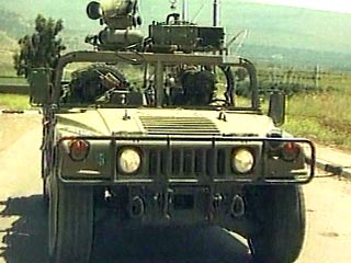 Израильские пограничники в результате инцидента, подробности о котором не сообщаются, перевернули джип Hummer (армейская модификация - Humvee)