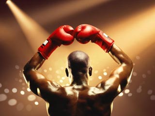 Нигерийский боксер отобрал у соперника чемпионский пояс