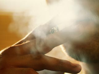 Страховые компании вводят штрафы для курильщиков. Кропотливо собранные статистические данные показали, что курение гораздо опаснее, чем думают многие