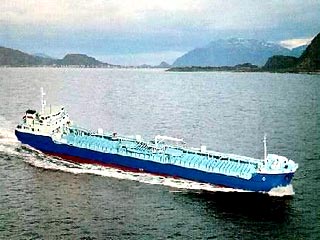 В проливе Дарданеллы сель на мель танкер с мазутом, шедший из России