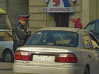     В Москве участились случаи нападений на водителей автомашин, у которых преступники похищают деньги и вещи, сообщили "Интерфаксу" в субботу в ГУВД столицы